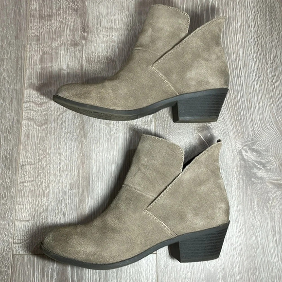 Me Too Zeus Suede Leather Heeled Ankle Boot Bootie Taupe Light Brown 7.5M - Picture 10 of 14